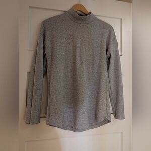 Dynamite Heather Gray Knit Top